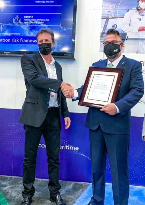 Green Instruments receives an award during COVID-19